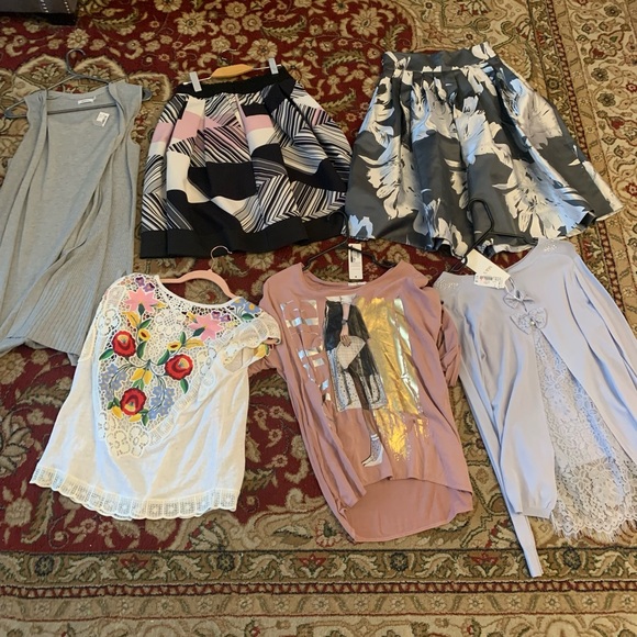 Women clothes - Picture 2 of 9